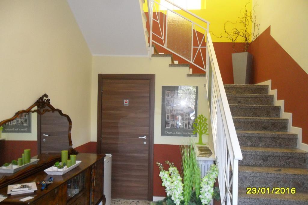 Location Lory Hotel Busto Arsizio Buitenkant foto