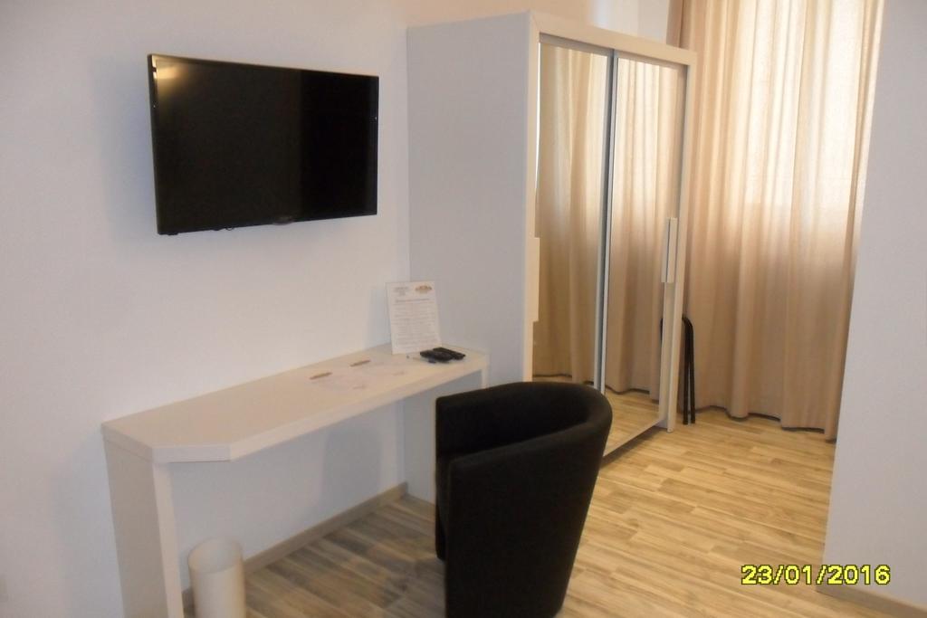 Location Lory Hotel Busto Arsizio Buitenkant foto