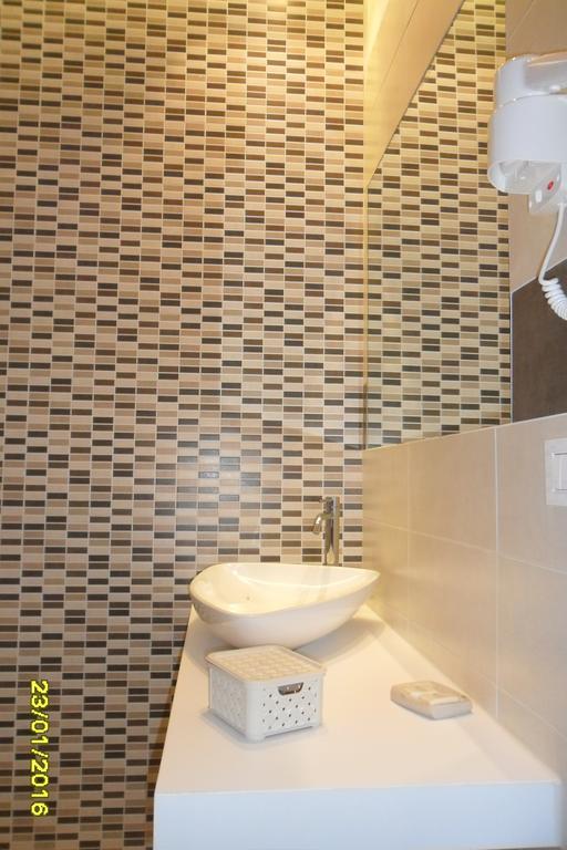 Location Lory Hotel Busto Arsizio Buitenkant foto