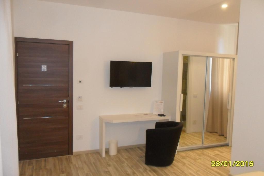 Location Lory Hotel Busto Arsizio Buitenkant foto