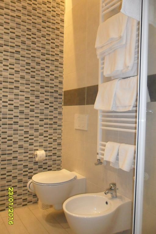 Location Lory Hotel Busto Arsizio Buitenkant foto