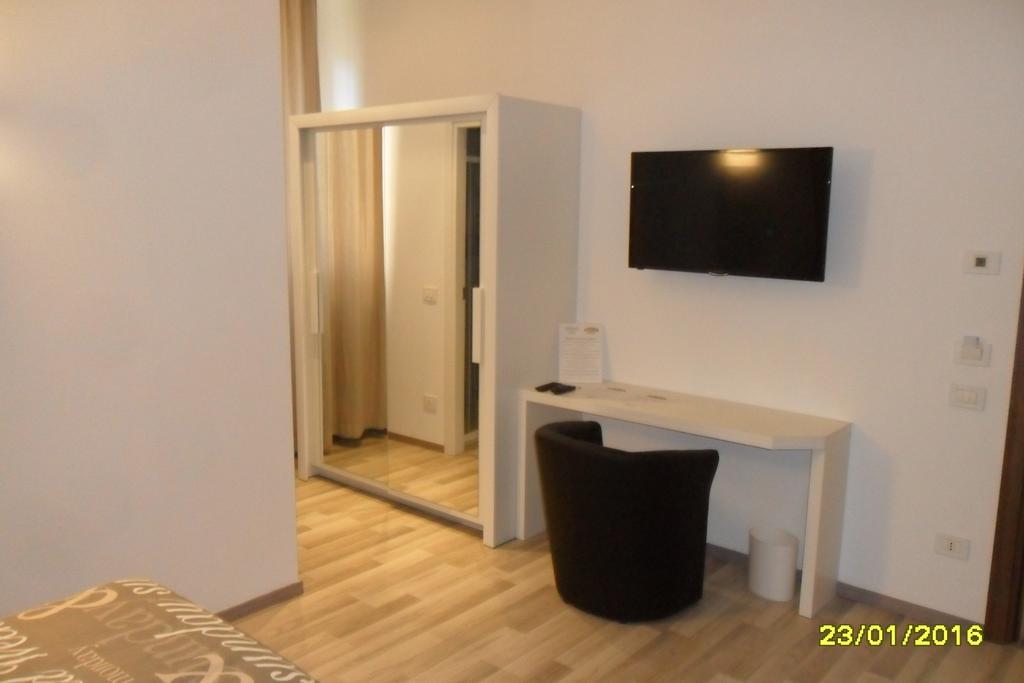 Location Lory Hotel Busto Arsizio Buitenkant foto